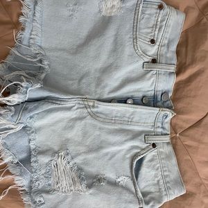 Levi’s booty shorts
